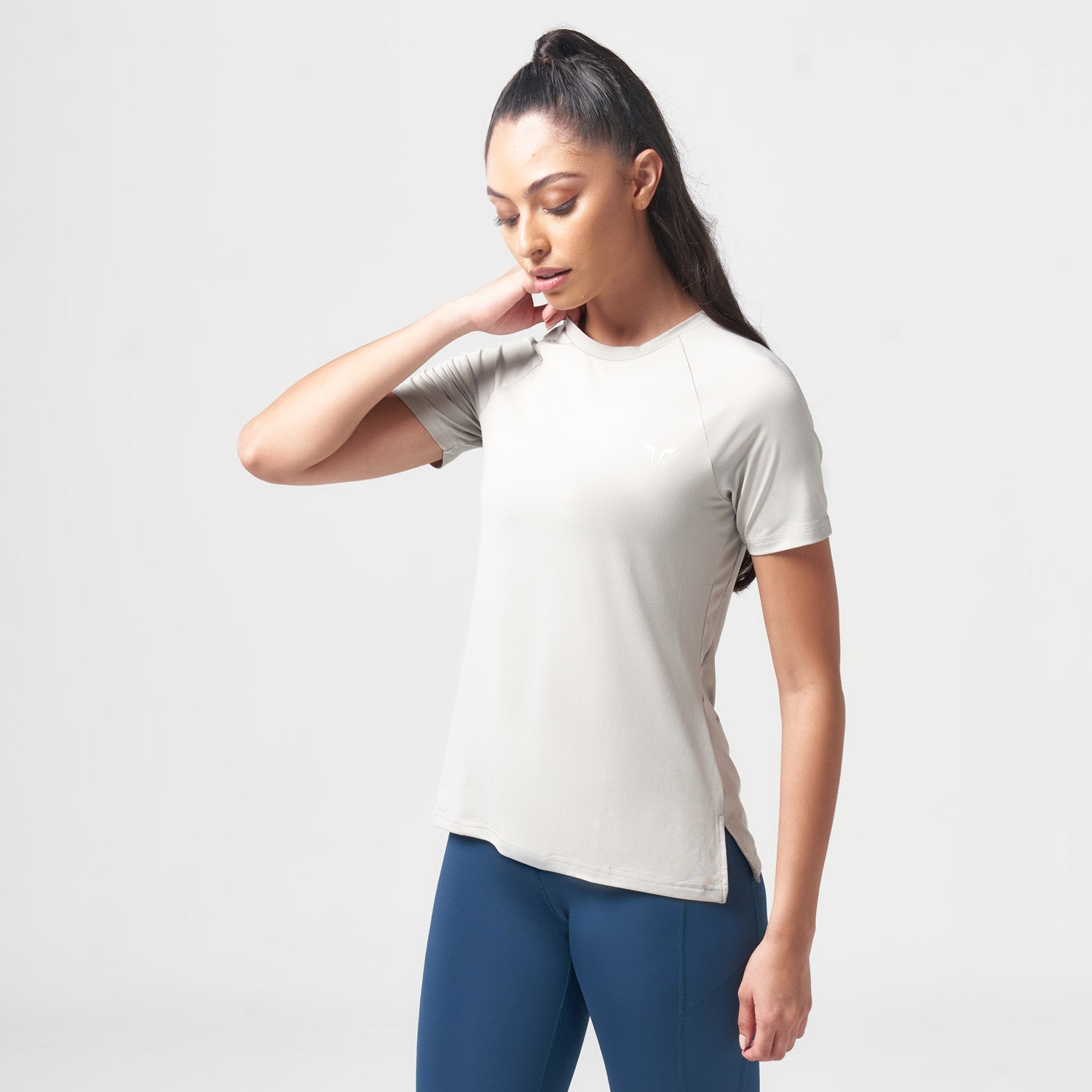 ESSENTIAL WEIGHTLESS TEE - WILLOW GREY